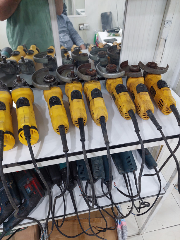 مینی فرز دیوالت اورجینال استوک DWE4120